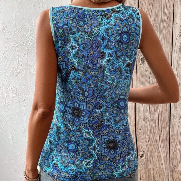 Kaleidoscope print blue tank top - Picture 2 of 4